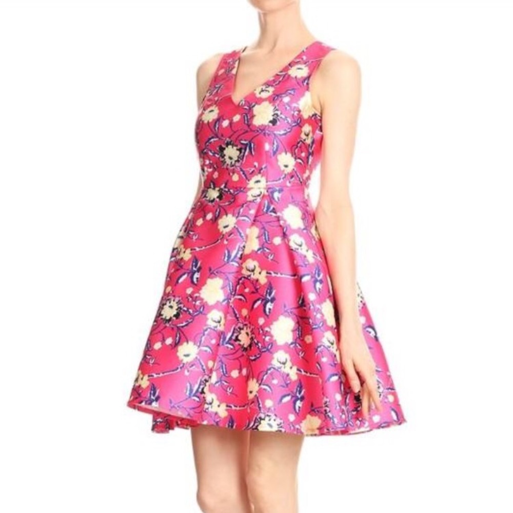 SUPER CUTE FIT & FLARE W/ OPEN BACK